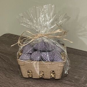 Pint of Fresh Blackberries & Sage Soy Wax Melt Gift Basket 4oz